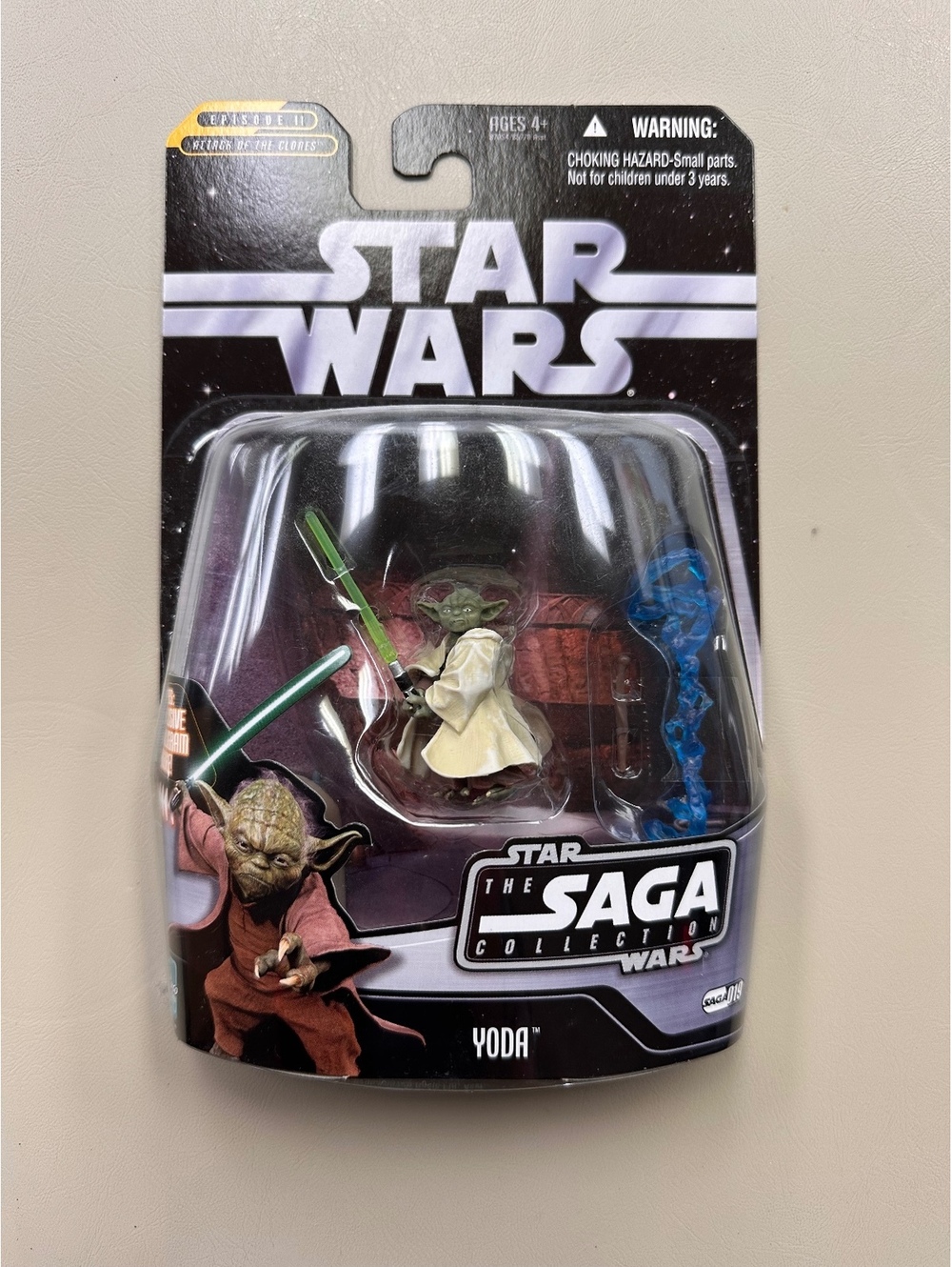 Star Wars The Saga Collection Yoda Action Figure with Exclusive Hologram Figure